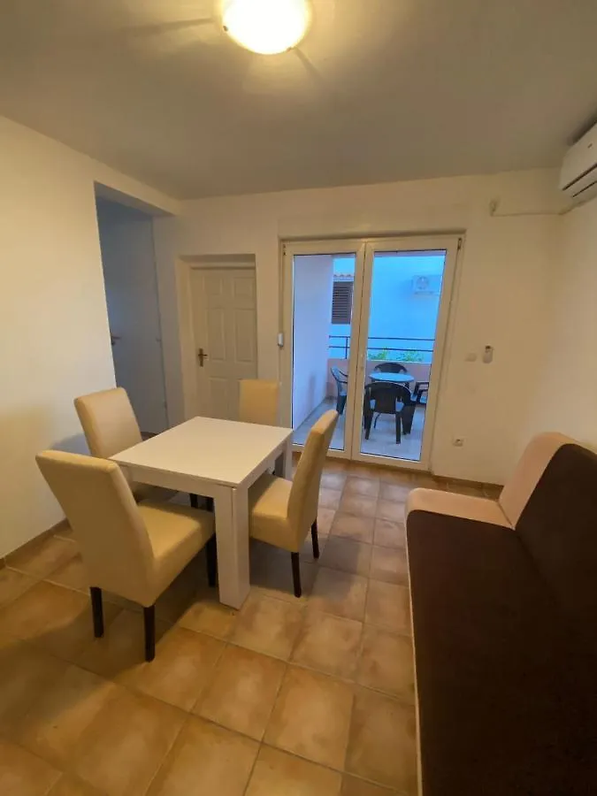 Apartments Dalmatia Sveti Petar  Guest house