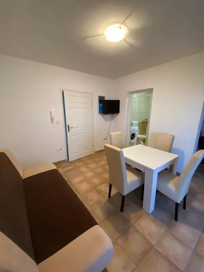 Apartments Dalmatia Sveti Petar  Guest house